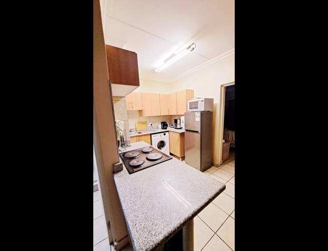 1 BEDROOM PROPERTY TO RENT IN DIE BULT